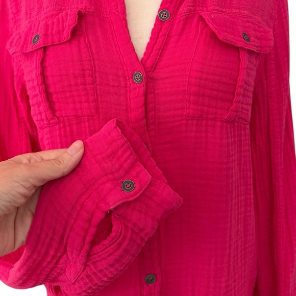 We the Free Magenta Pink Long Sleeved Gauze Button Up Lightweight Pockets Sz Med - Picture 7 of 12